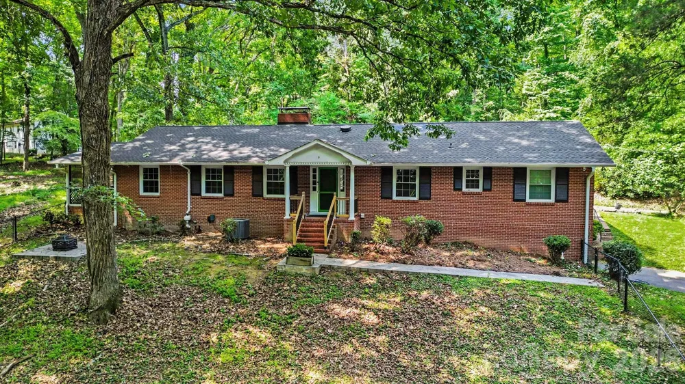 100 Malvern Court Winston Salem, NC 27106