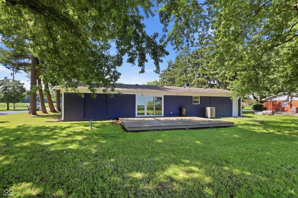 556 E 1000 Fortville, IN 46040