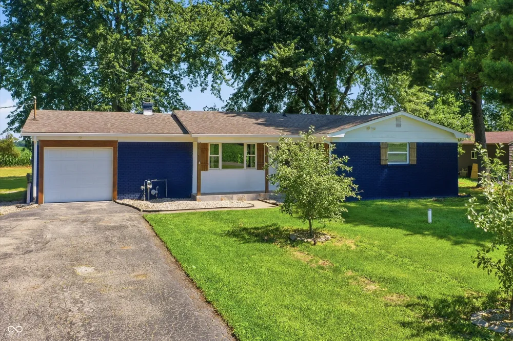 556 E 1000 Fortville, IN 46040