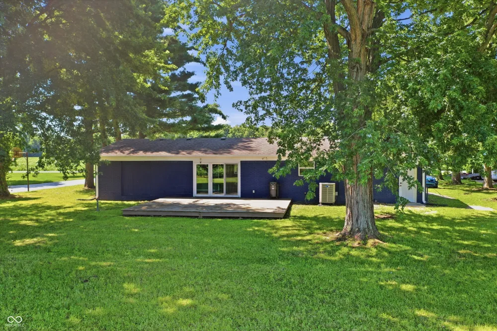 556 E 1000 Fortville, IN 46040