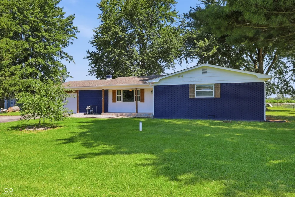 556 E 1000 Fortville, IN 46040