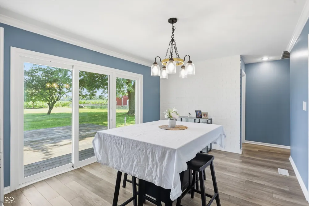 556 E 1000 Fortville, IN 46040