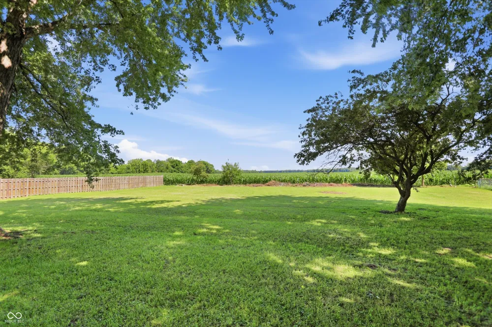 556 E 1000 Fortville, IN 46040