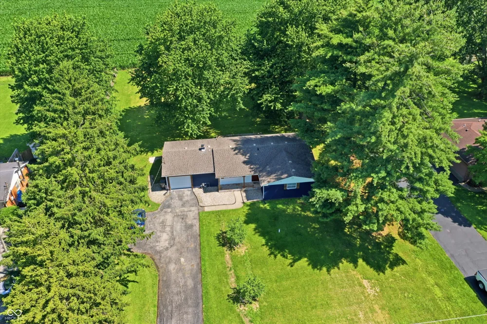 556 E 1000 Fortville, IN 46040