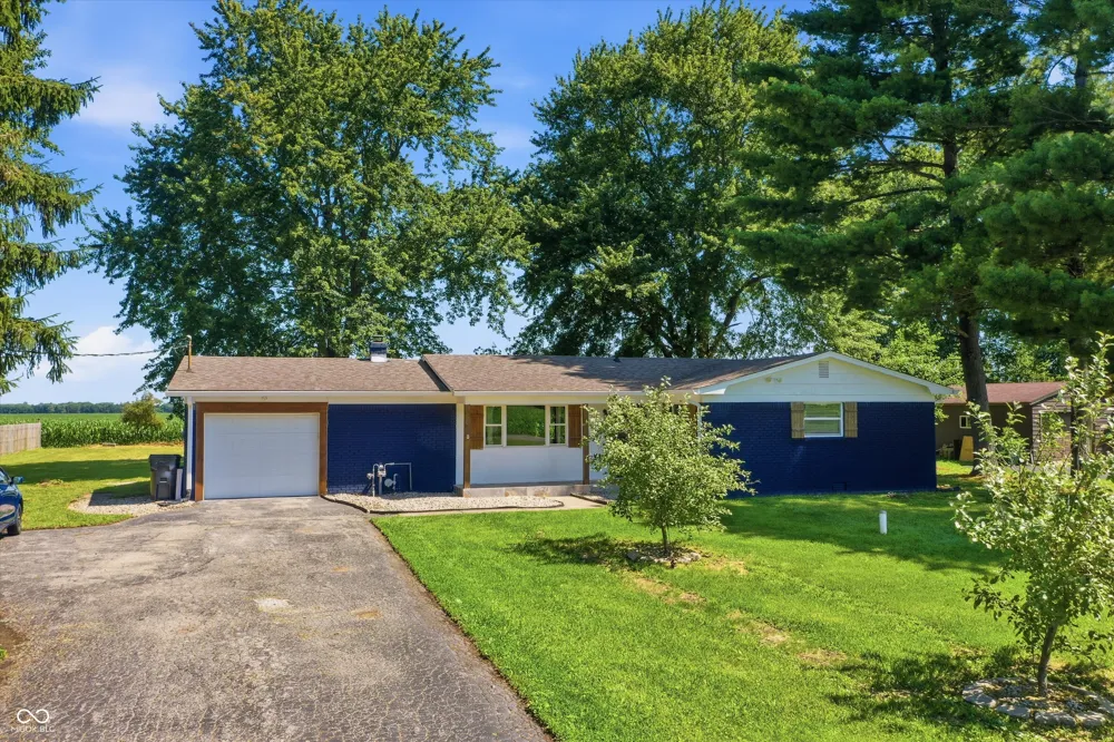 556 E 1000 Fortville, IN 46040