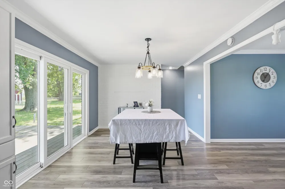 556 E 1000 Fortville, IN 46040