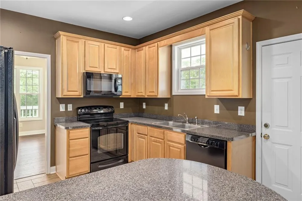 7913 Pea Ridge Road Lula, GA 30554