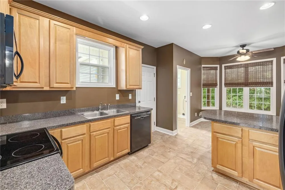 7913 Pea Ridge Road Lula, GA 30554