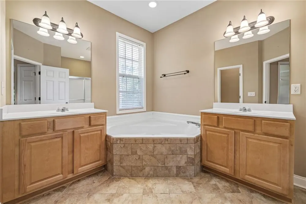 7913 Pea Ridge Road Lula, GA 30554