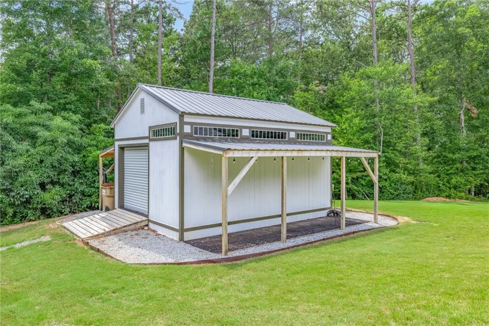 7913 Pea Ridge Road Lula, GA 30554