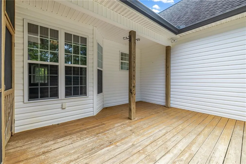 7913 Pea Ridge Road Lula, GA 30554
