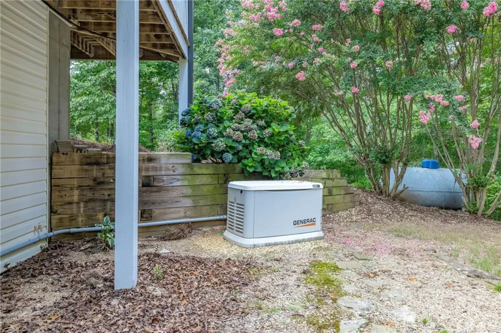 7913 Pea Ridge Road Lula, GA 30554