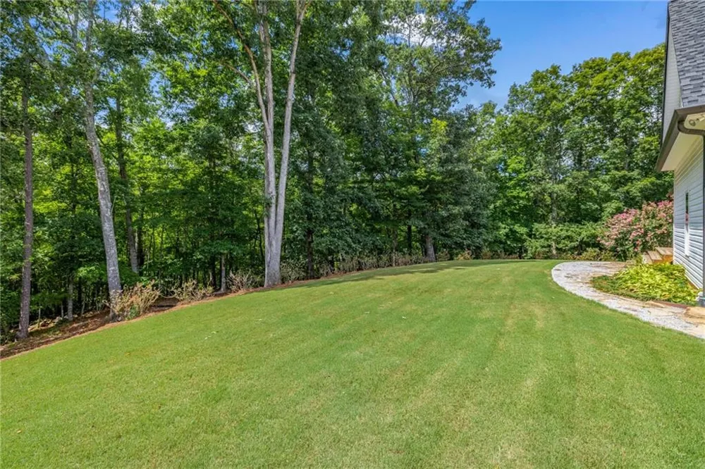7913 Pea Ridge Road Lula, GA 30554