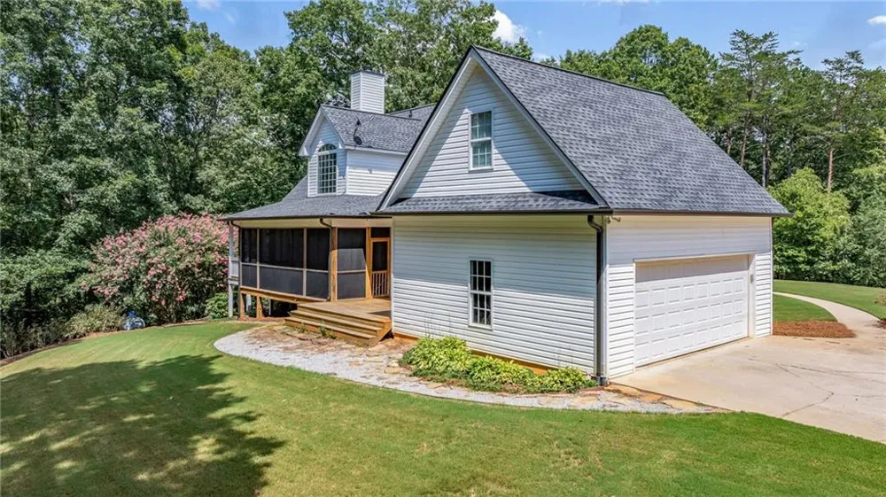 7913 Pea Ridge Road Lula, GA 30554