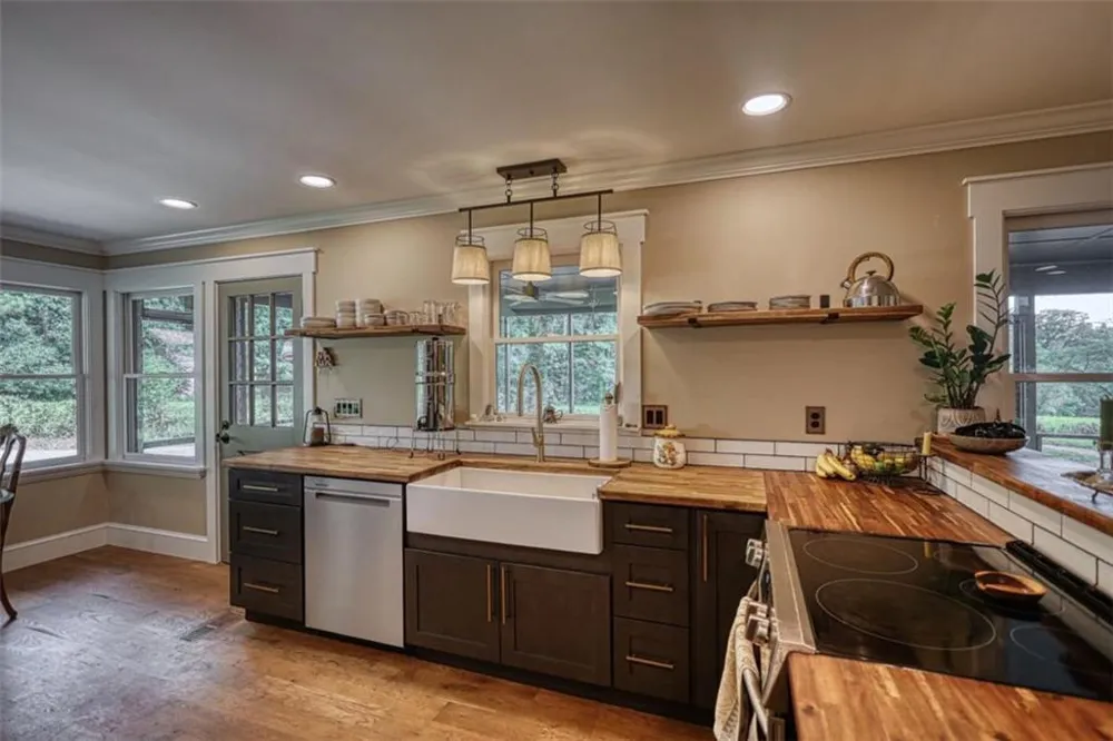 2217 Meadows Road Newborn, GA 30056