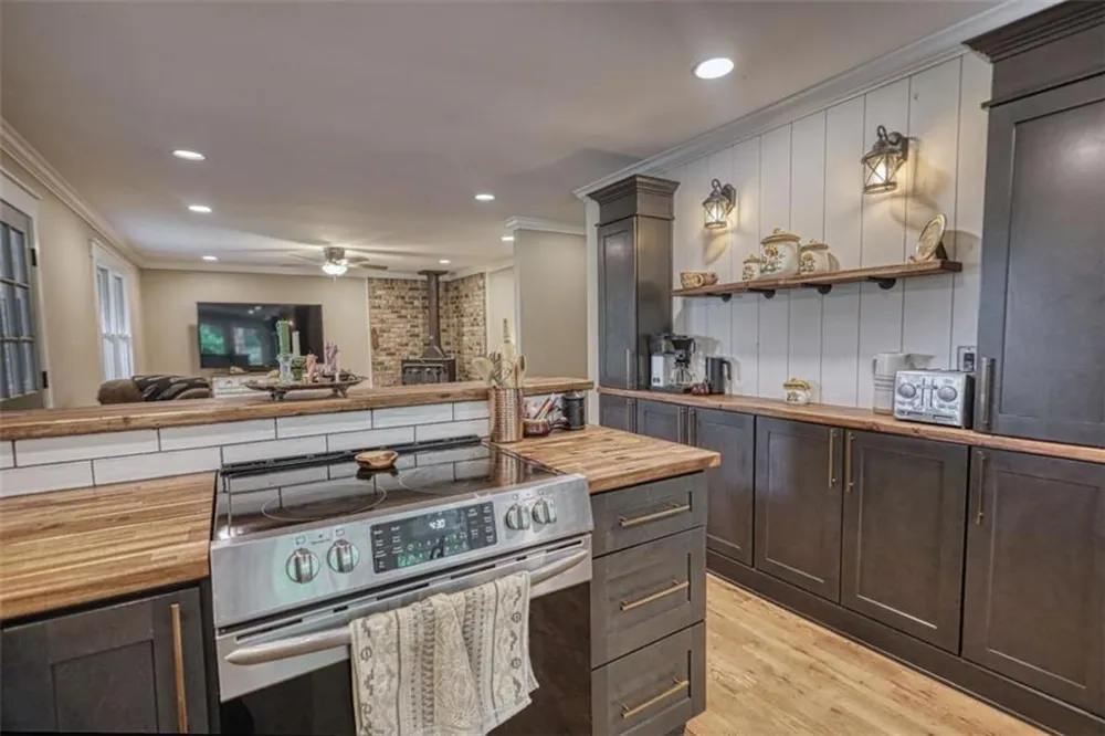 2217 Meadows Road Newborn, GA 30056