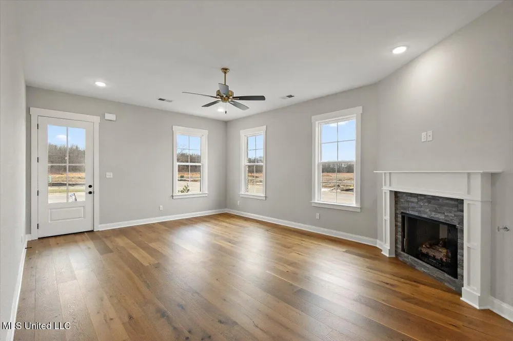 490 Bolivar Drive Nesbit, MS 38651