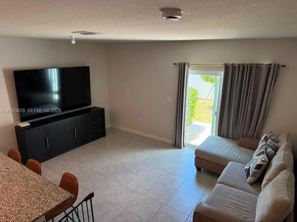 1057 NW 5th St #1057 Florida City, FL 33034