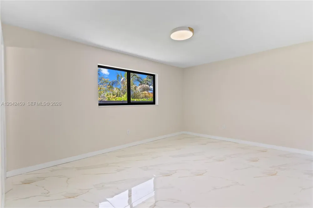 21330 NE 26 AV Aventura, FL 33180