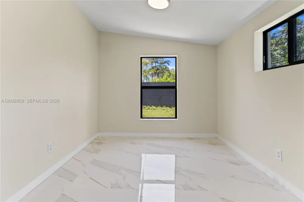 21330 NE 26 AV Aventura, FL 33180