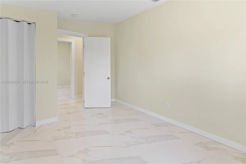 21330 NE 26 AV Aventura, FL 33180