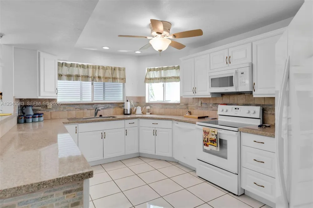 19 Park Drive Key Largo, FL 33037