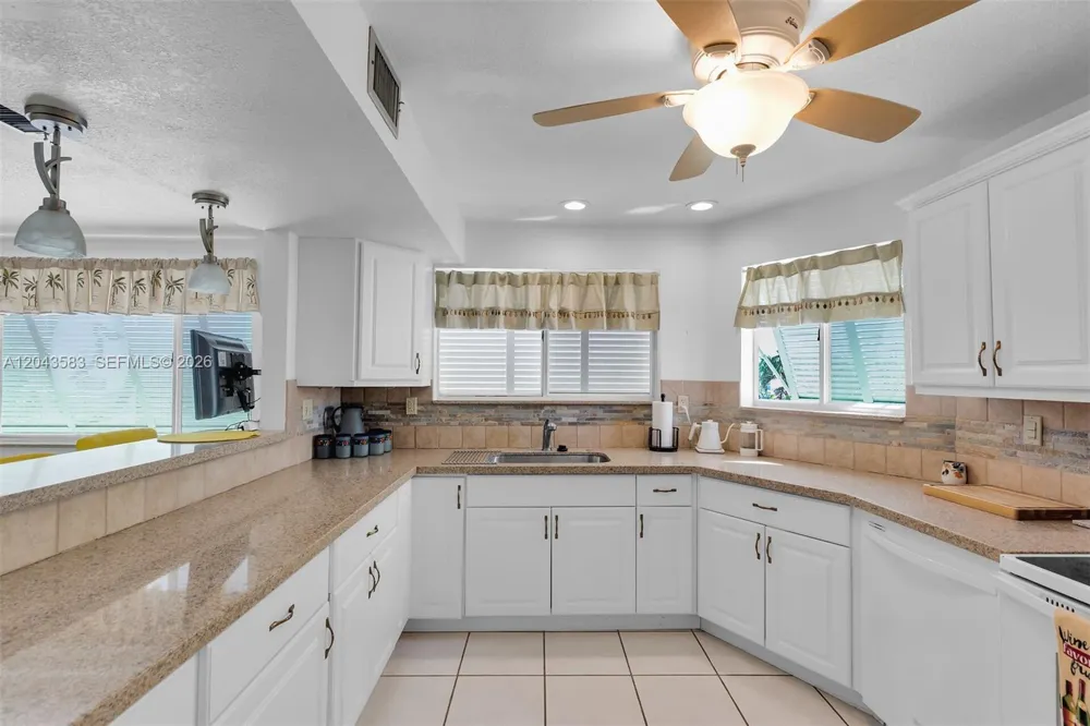 19 Park Drive Key Largo, FL 33037