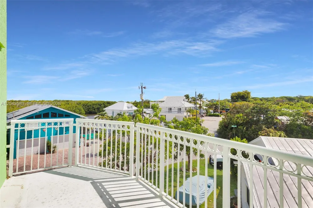 19 Park Drive Key Largo, FL 33037