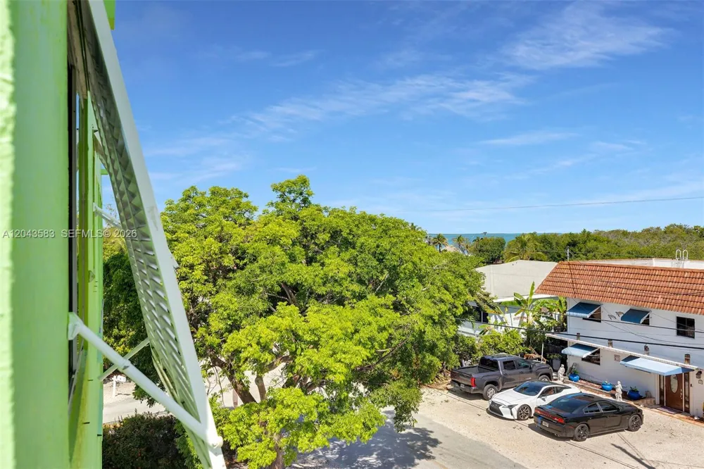 19 Park Drive Key Largo, FL 33037