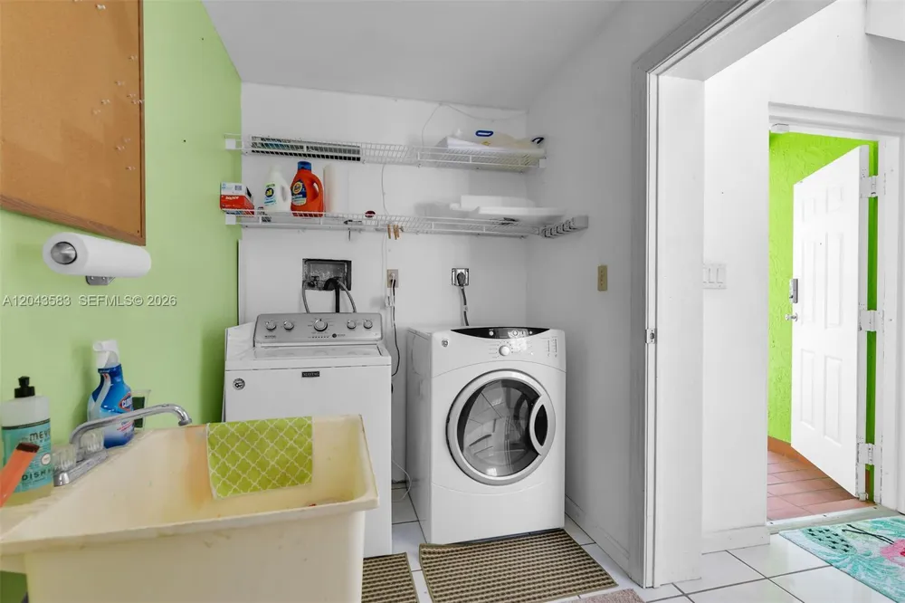 19 Park Drive Key Largo, FL 33037