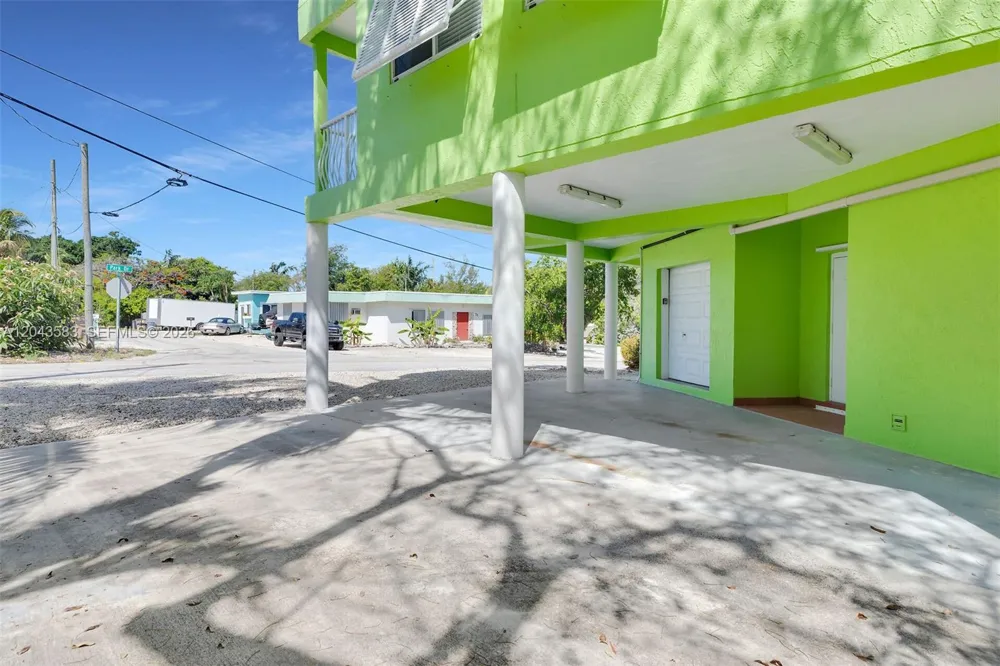 19 Park Drive Key Largo, FL 33037