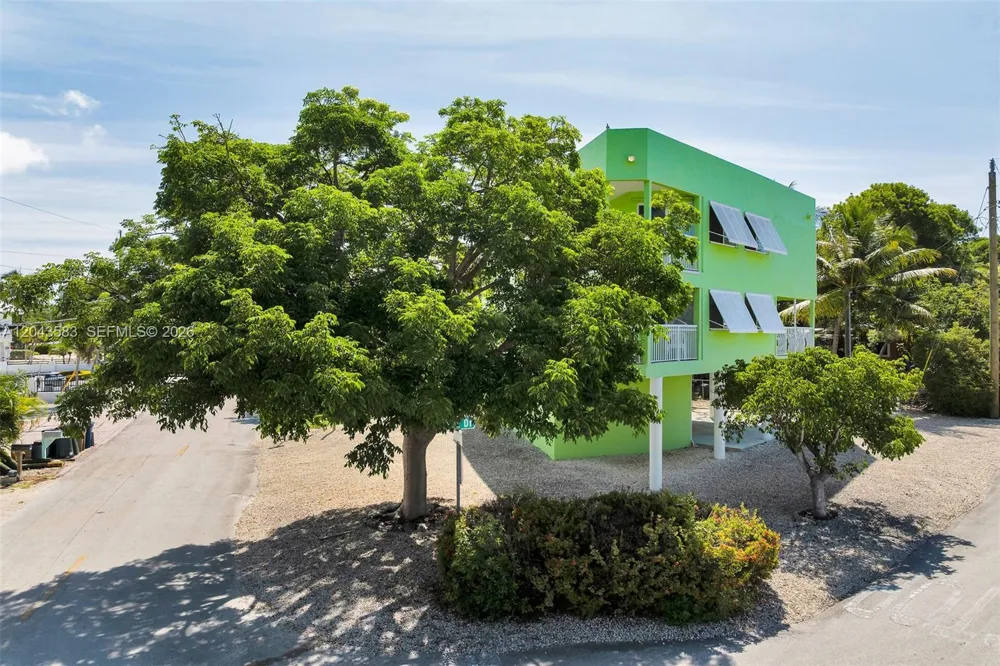 19 Park Drive Key Largo, FL 33037