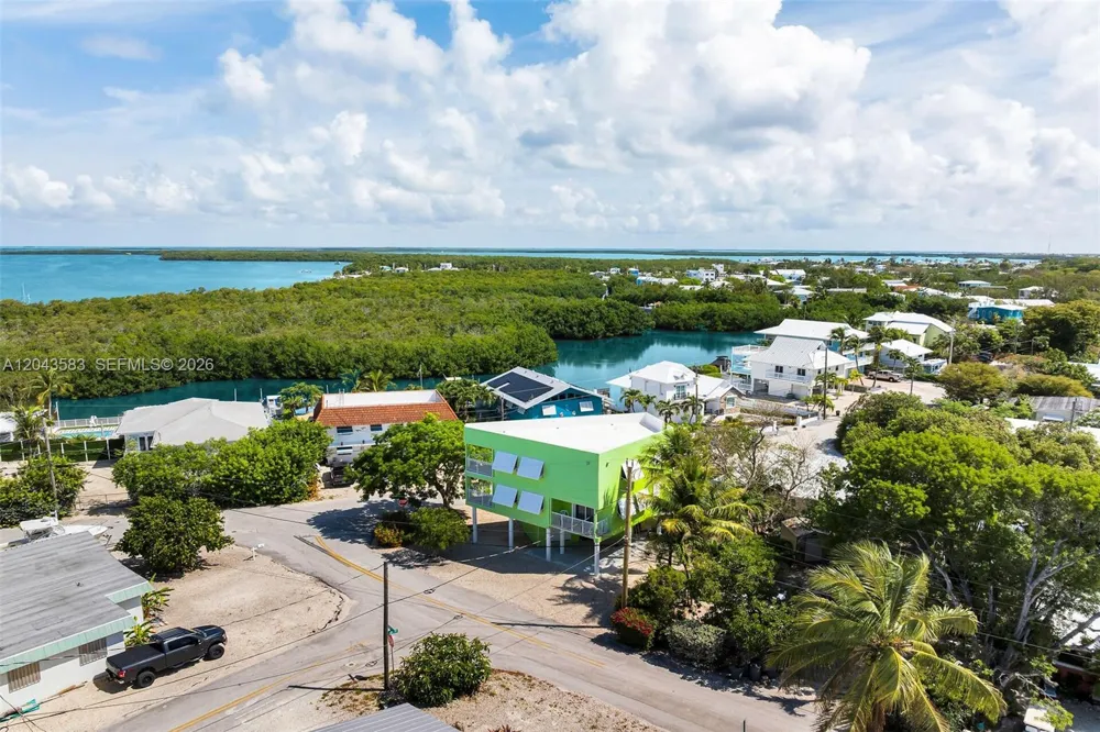 19 Park Drive Key Largo, FL 33037
