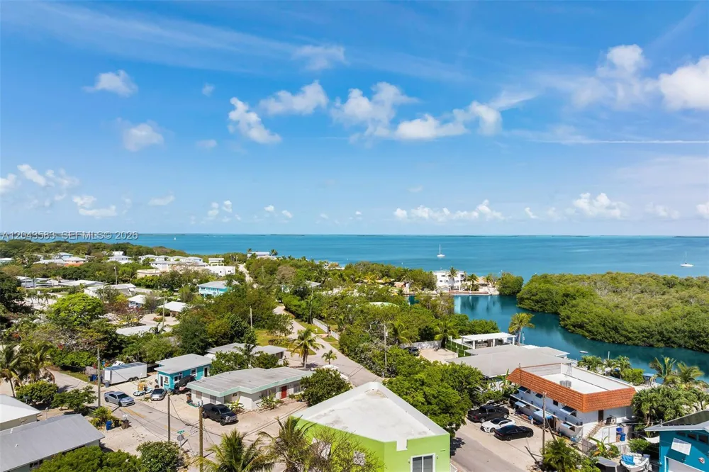 19 Park Drive Key Largo, FL 33037