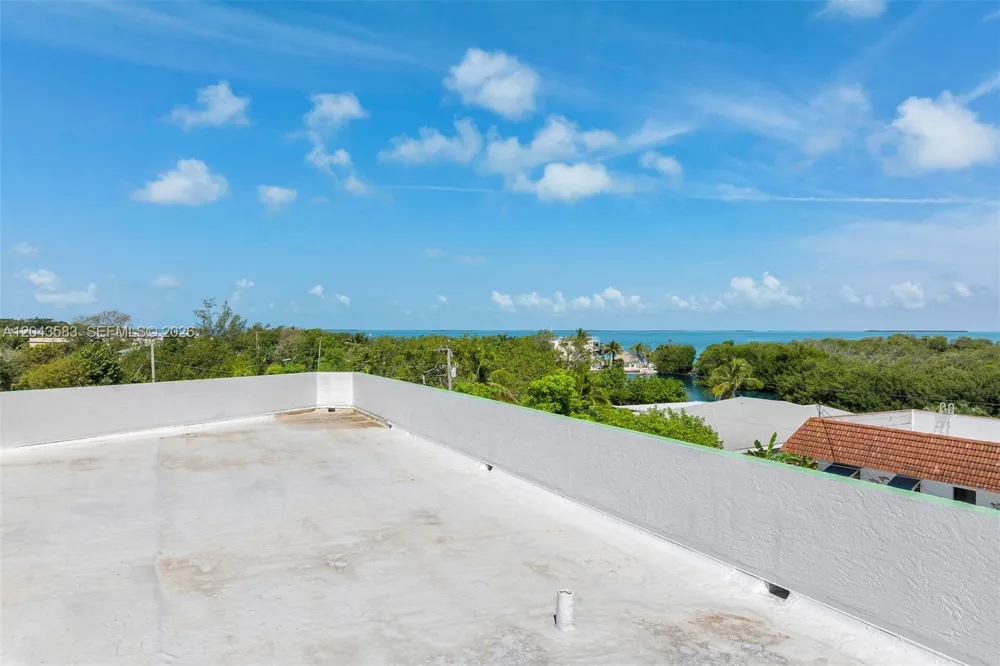 19 Park Drive Key Largo, FL 33037