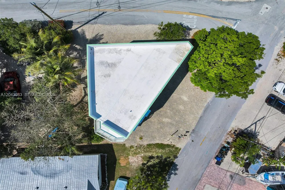 19 Park Drive Key Largo, FL 33037