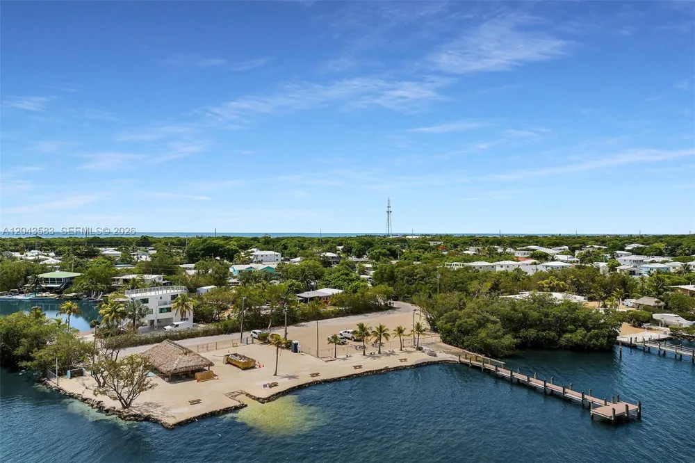 19 Park Drive Key Largo, FL 33037