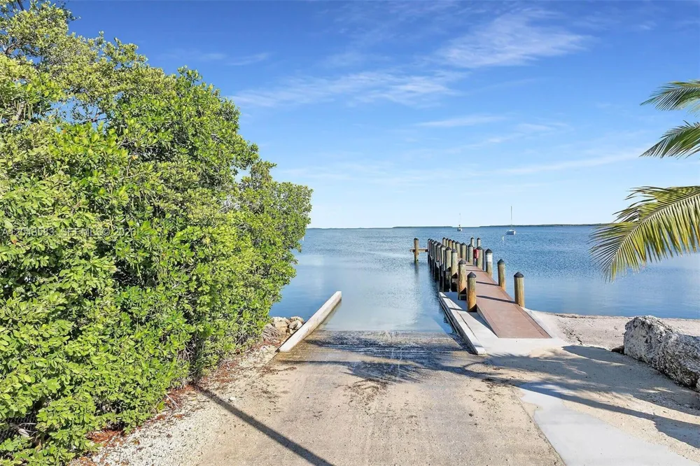 19 Park Drive Key Largo, FL 33037