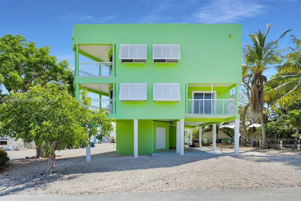 19 Park Drive Key Largo, FL 33037
