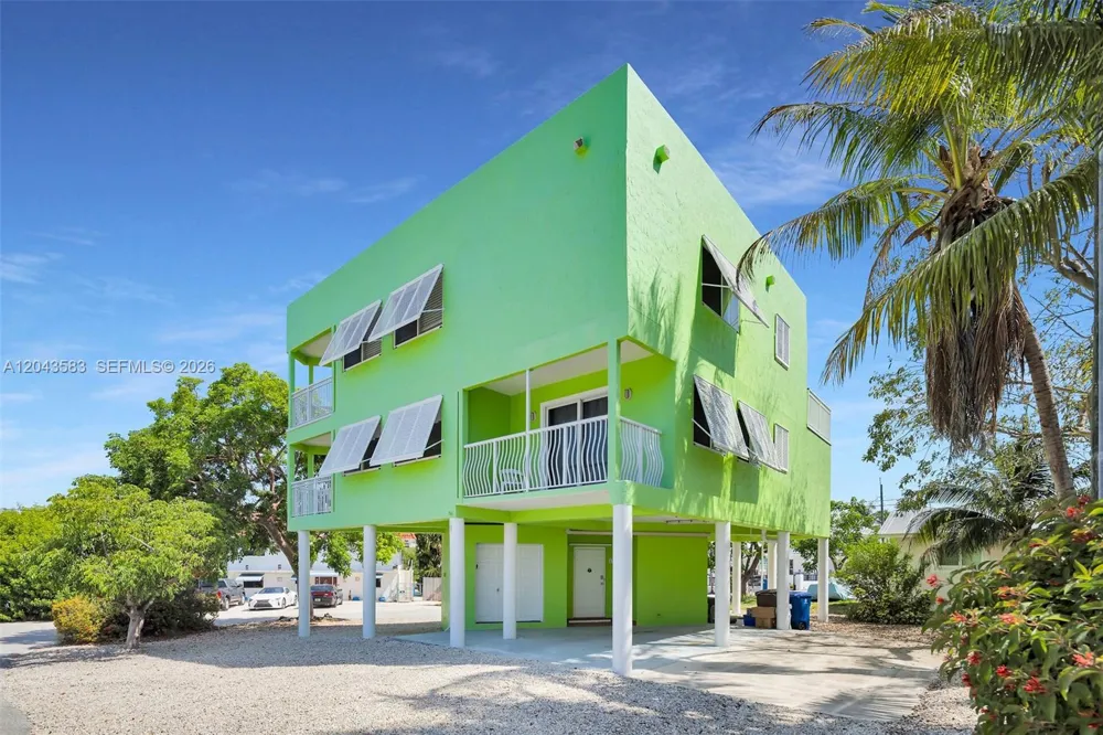 19 Park Drive Key Largo, FL 33037