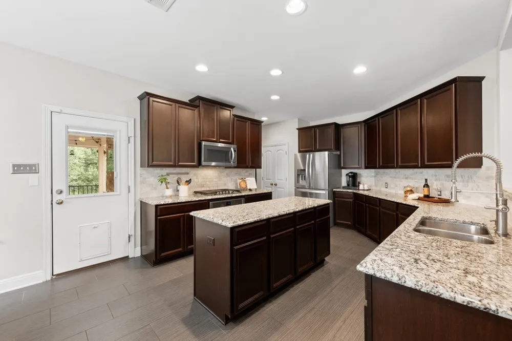 18404 Deleon Bayou Lane Austin, TX 78738