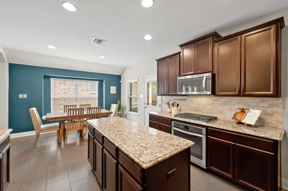 18404 Deleon Bayou Lane Austin, TX 78738
