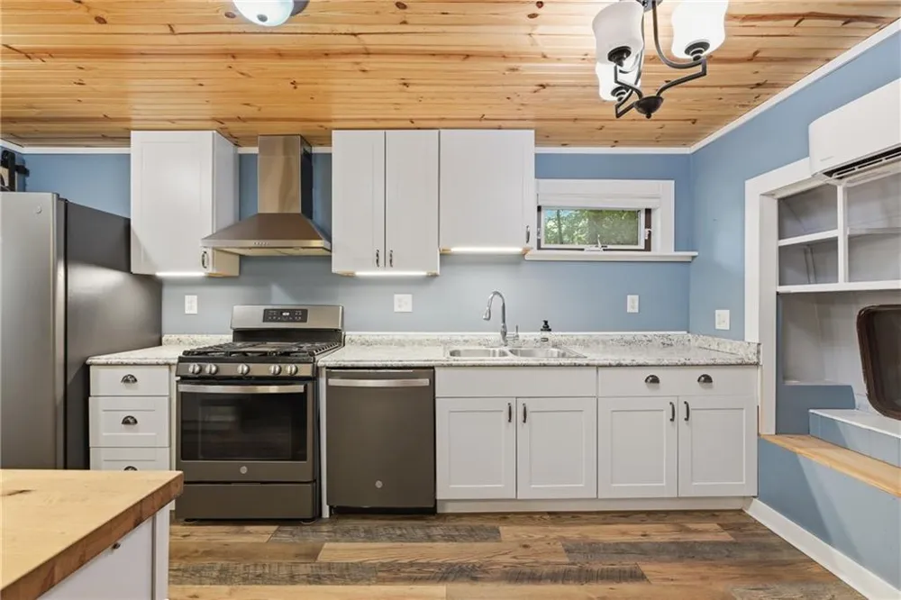 129 Nob Hill Ridge Cleveland, GA 30528