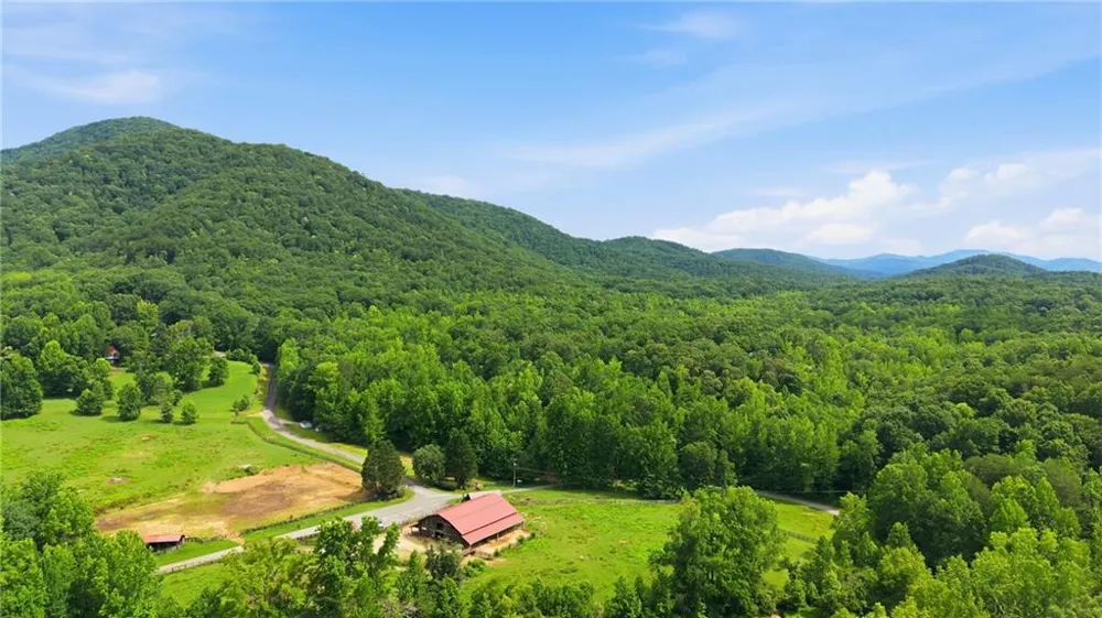 129 Nob Hill Ridge Cleveland, GA 30528
