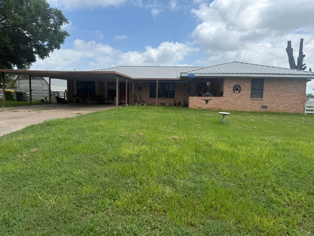 600 W Washington Kosse, TX 76653