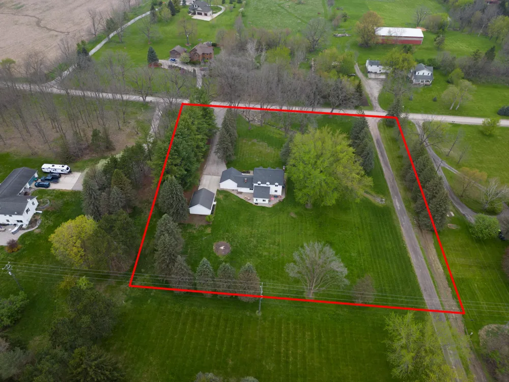6121 Saline Waterworks Road Lodi Township, MI 48176