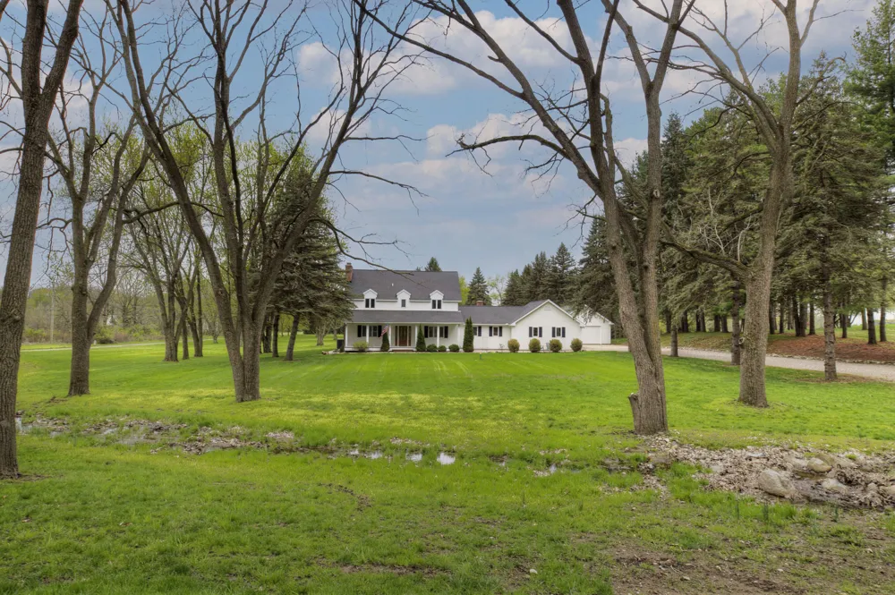 6121 Saline Waterworks Road Lodi Township, MI 48176