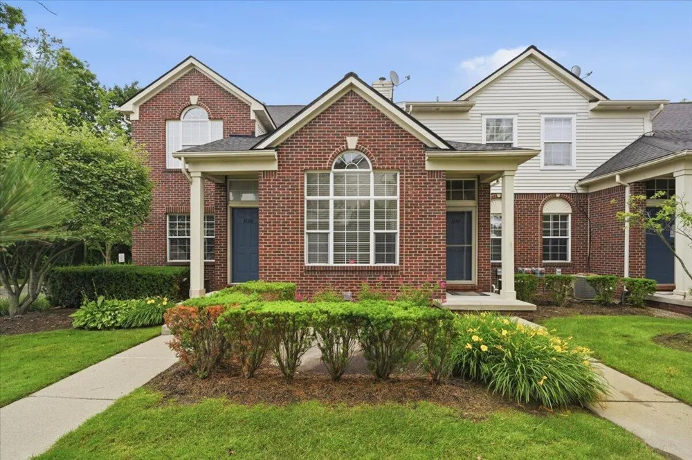 18101 Adri Circle Commerce Charter Township, MI 48390