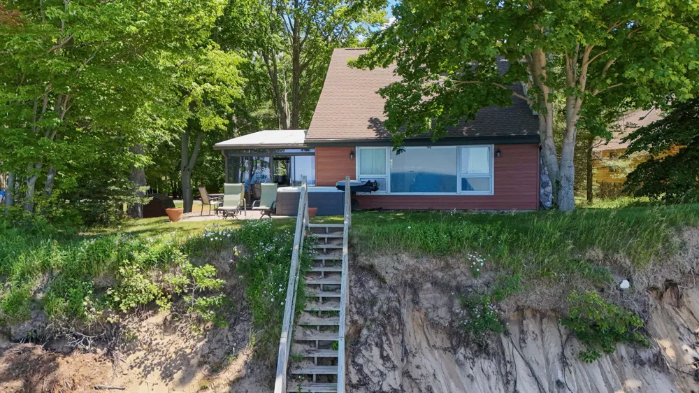 4616 W Fox Farm Road Filer Charter Township, MI 49660