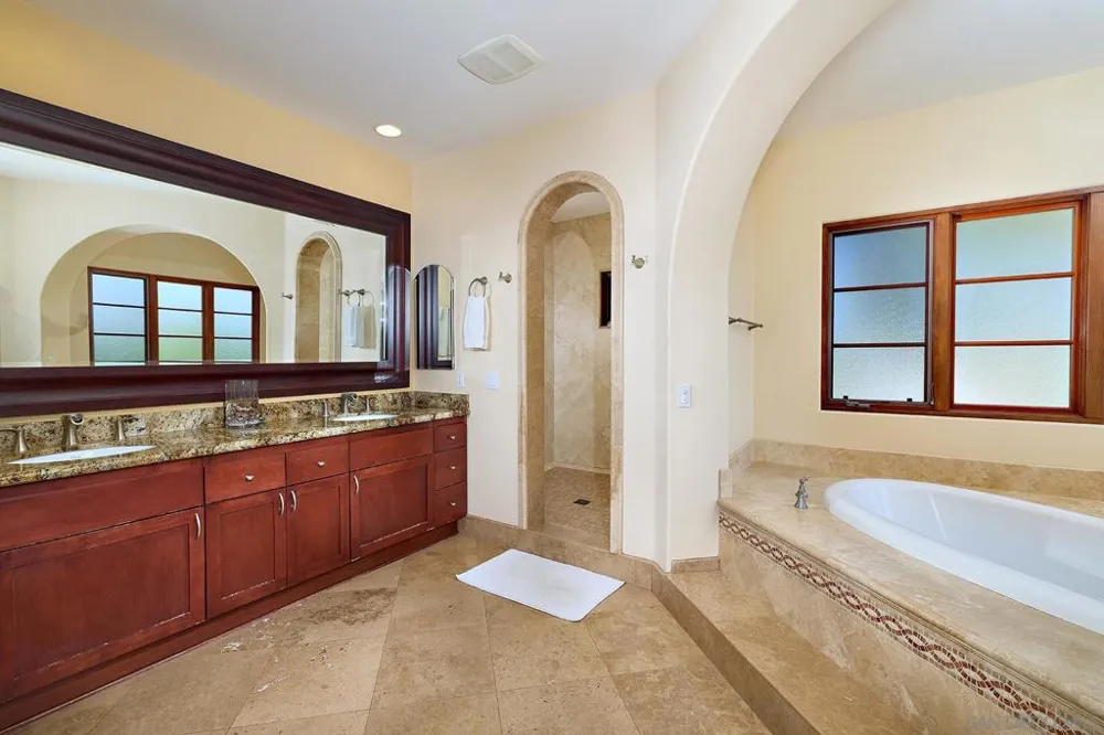 645 N. Rios Solana Beach, CA 92075